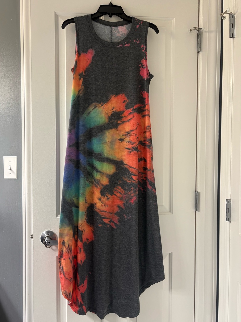 Sleeveless Rainbow Tie-Dye Maxi Dress (Med)